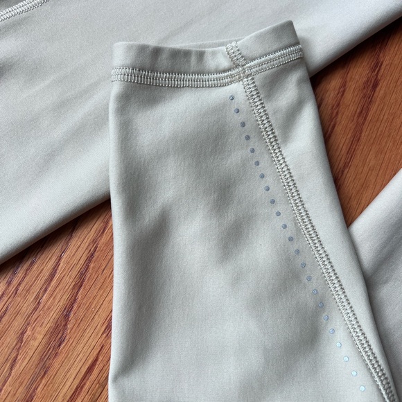 Lululemon Chase the Chill Super High-Rise Tight 28 - Picture 4 of 5